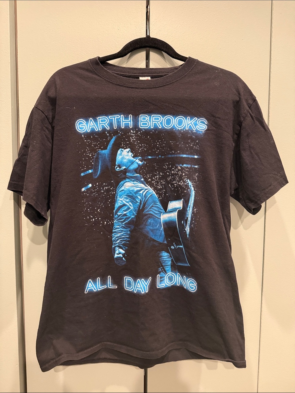 Garth Brooks Hanes Black Crewneck T-Shirt with Logo Tag